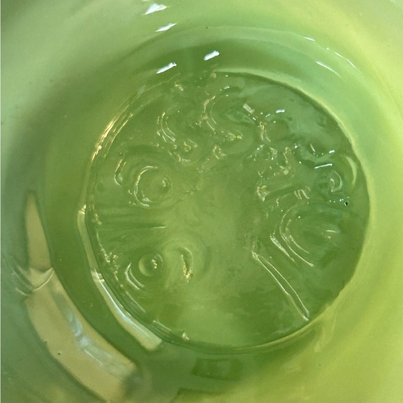 Green glassybaby votive candle holder. Pre trisk. Soft green - Picture 7 of 7